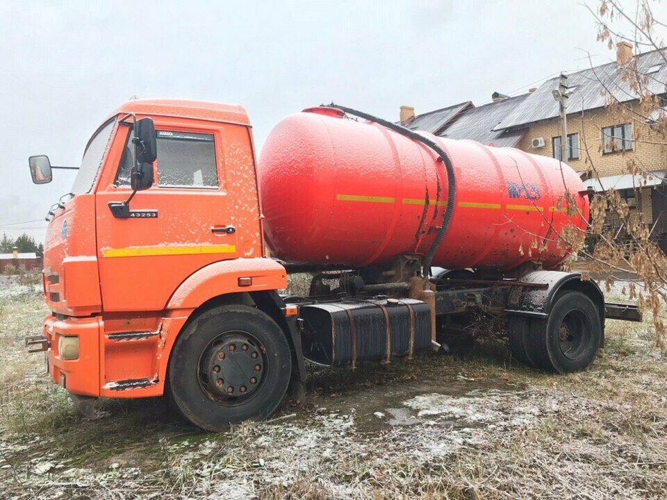 Ассенизатор, заключаем договора на постоянное обслуживание, выполняем ночные рейсы, принимаем безналичную форму оплаты.